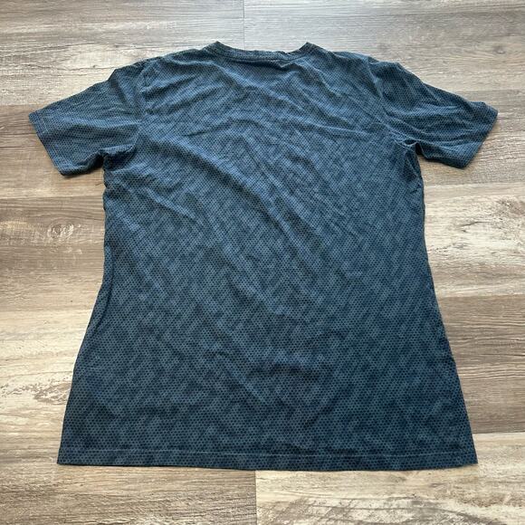 Gymshark Shirt Blue Gray Mens M Crewneck Geometric Honeycomb Gradient Stretch - Picture 5 of 10